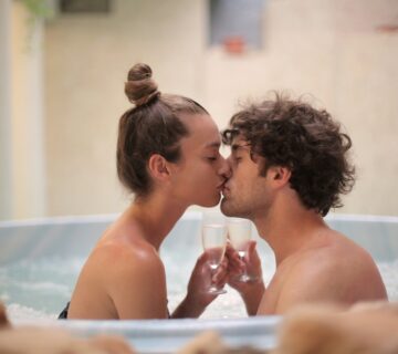 7 Safe Ways to Start Online Dating | Amolatina Scam